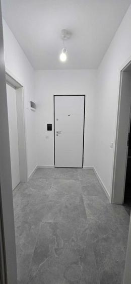 Apartament cu 2 camere decomandat în Tractorul