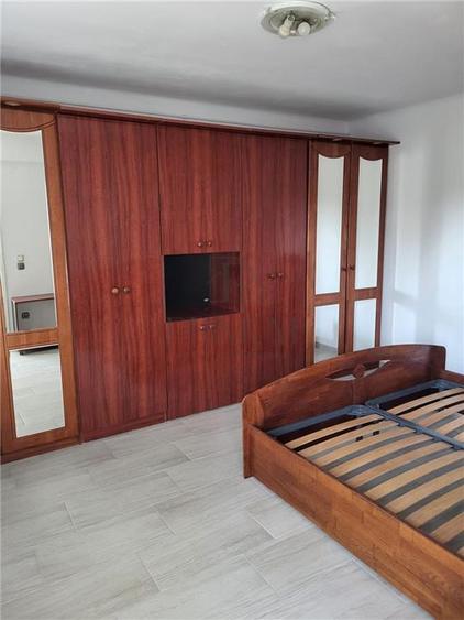 Garsonieră decomandată, mobilată în Complex Studențesc