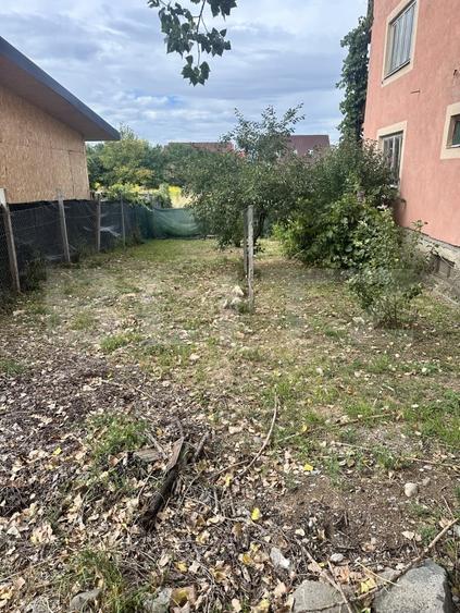 Casă individuală cu 10 camere cu Canalizare în Sud