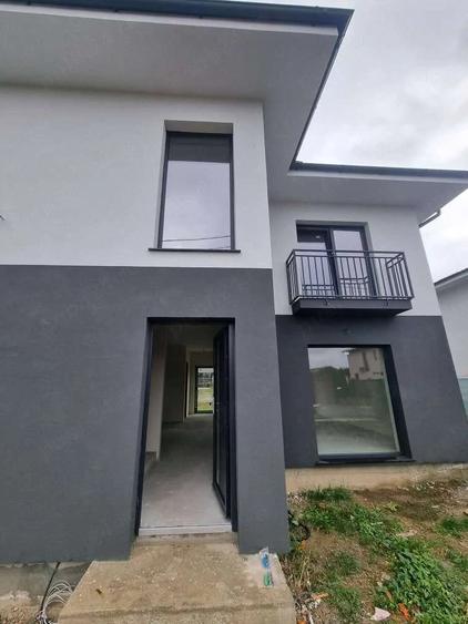 Casă cu Teren 400 Mp în Mărtinești