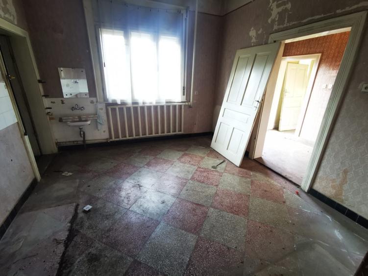 Casă cu 3 camere cu Canalizare în Elisabetin