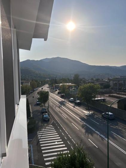 Apartament cu 2 camere decomandat, mobilat în Noua