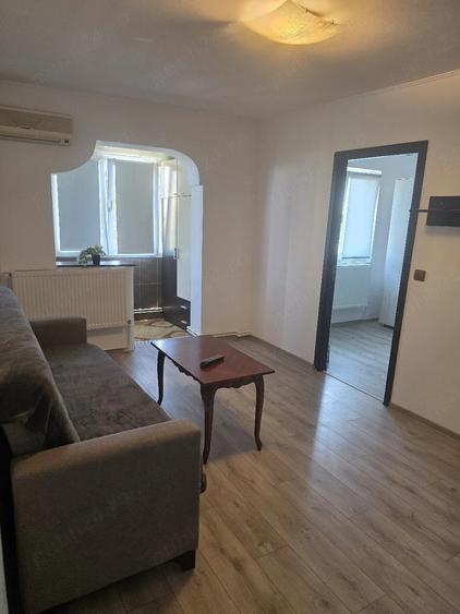 Apartament cu 2 camere semidecomandat în Universitate