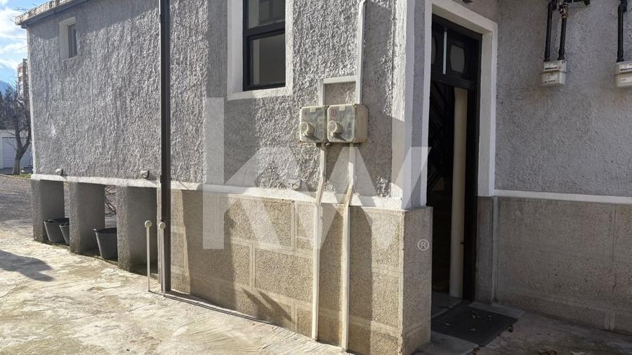 Apartament cu 3 camere decomandat în 13 Decembrie