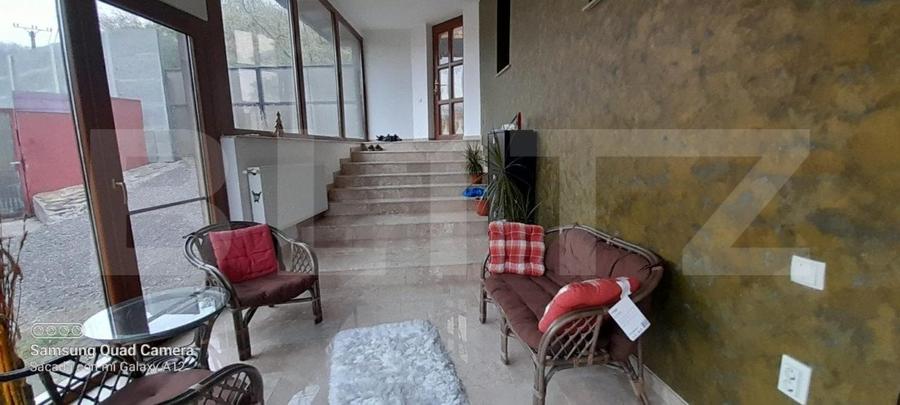 Casă individuală cu 4 camere cu Garaj în Exterior Vest