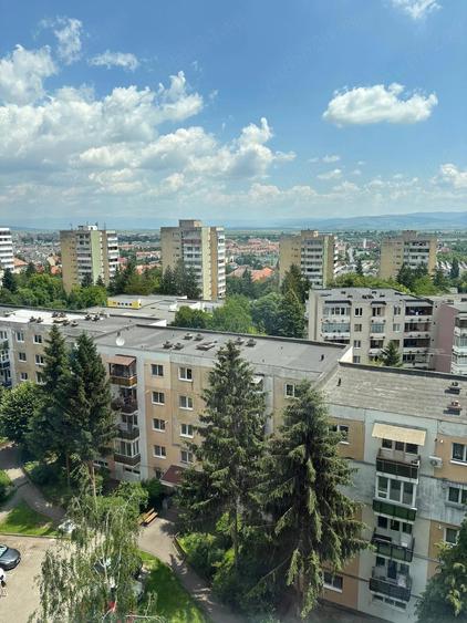 Apartament cu 3 camere decomandat în Simeria