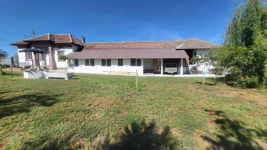 Casă cu 2 camere cu Teren 4500 Mp în Jiana
