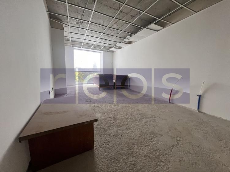 Spațiu comercial, de 585 mp, în Baba Novac