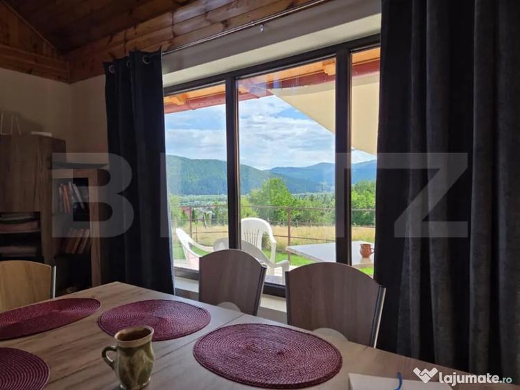 Casă cu 2 camere cu Teren 3000 Mp în Central