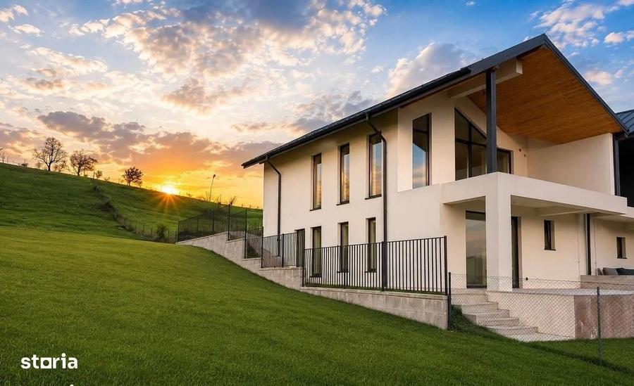 Casă cu 4 camere cu Teren 400 Mp în Central