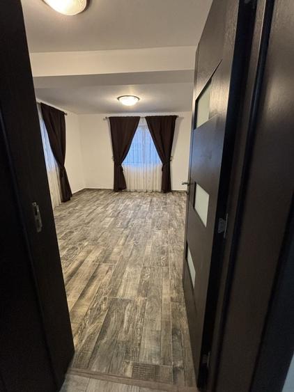 Casă cu 3 camere în Gălbinași