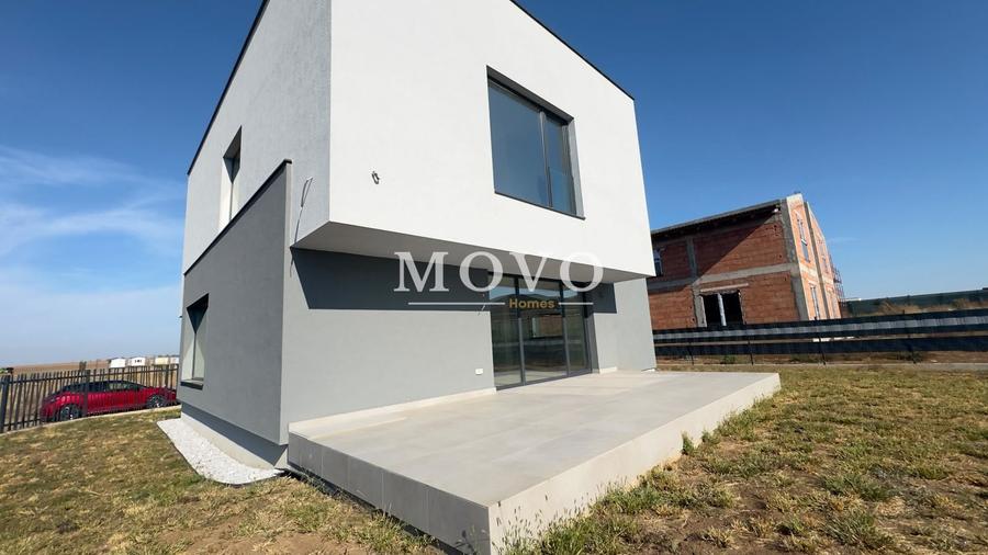 Casă individuală cu 4 camere cu Canalizare în Giarmata