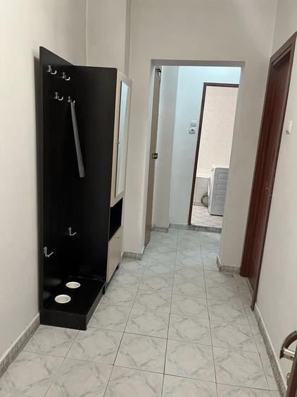 Apartament cu 2 camere decomandat în 1 Mai