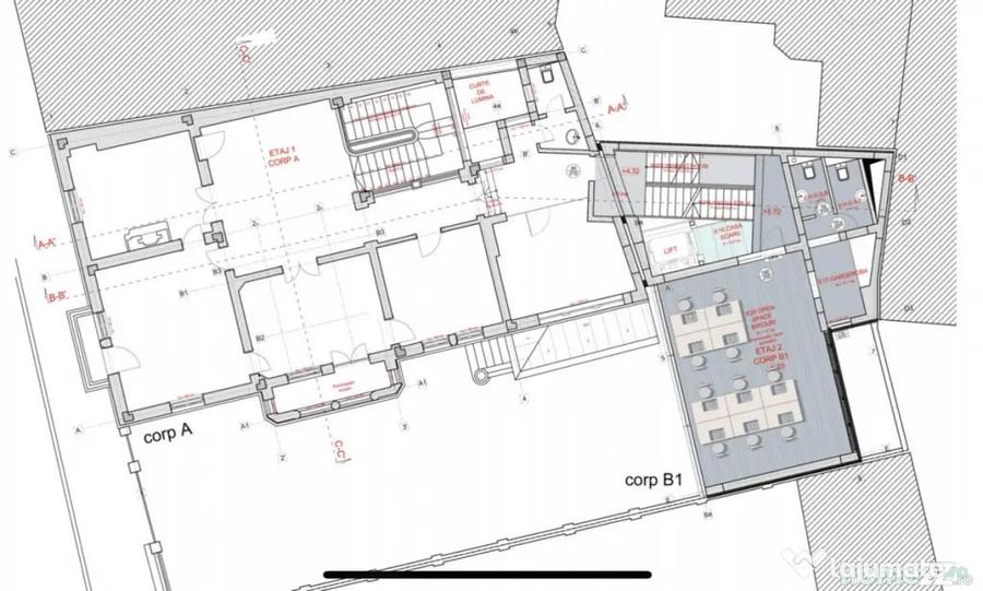 Casă cu 7 camere cu Teren 471 Mp în Universitate