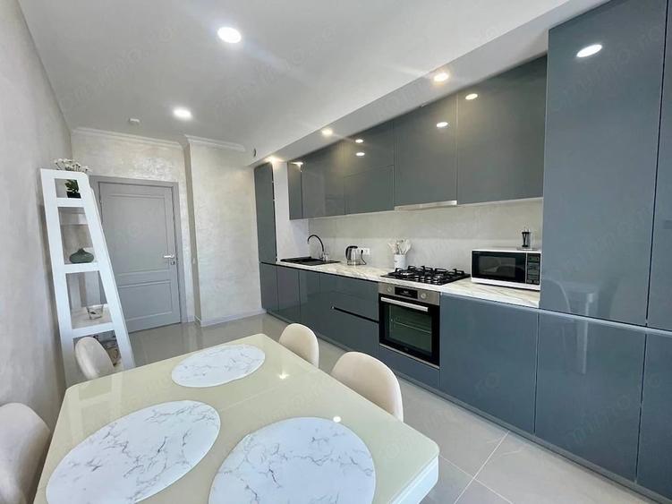 Apartament cu 2 camere decomandat în Eroii Revoluției