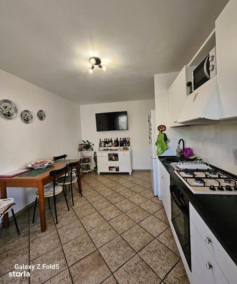 Apartament cu 2 camere decomandat în Central — fotografia 1