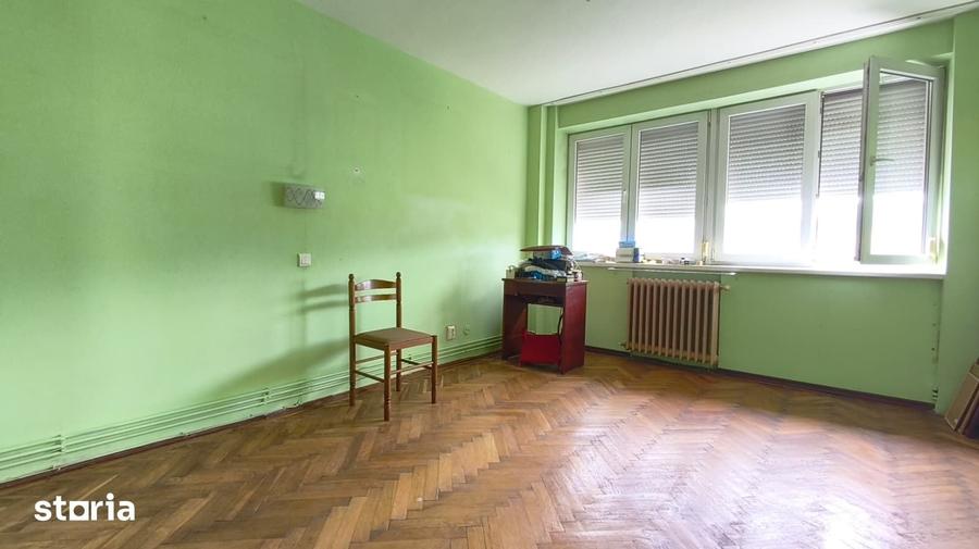 Apartament cu 3 camere decomandat în Central