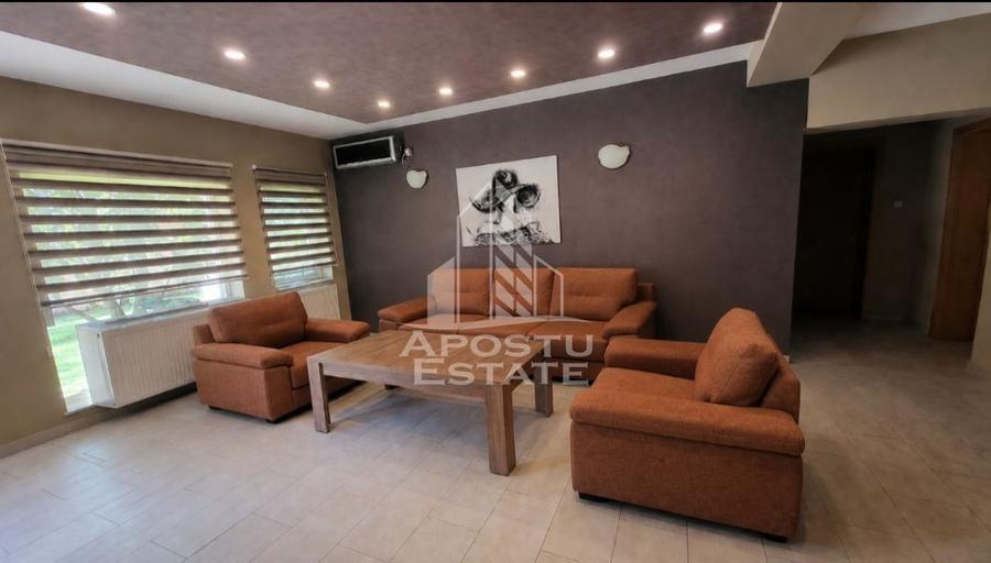 Casă individuală cu 5 camere cu Canalizare în Aradului