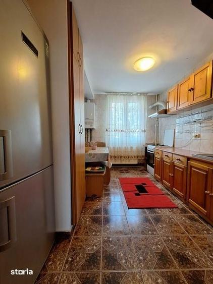 Apartament cu 3 camere decomandat în Titan