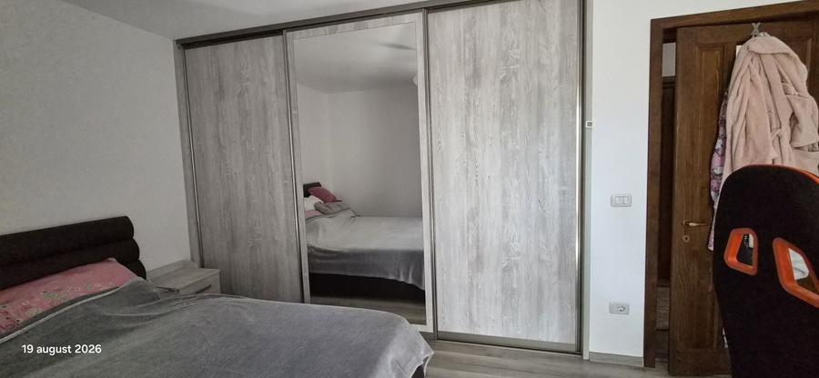 Casă cu 3 camere în Valea Adâncă