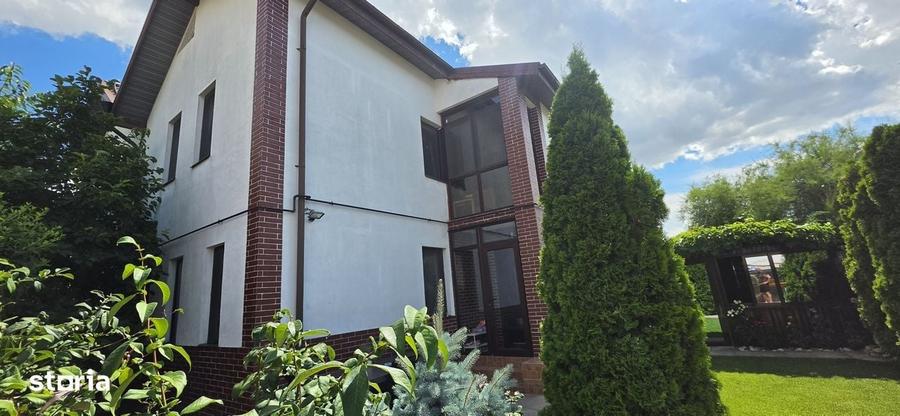 Casă cu 4 camere în Vest