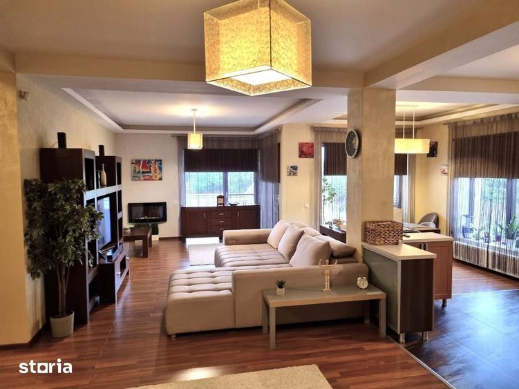 Casă cu 6 camere cu Teren 2297 Mp în Central