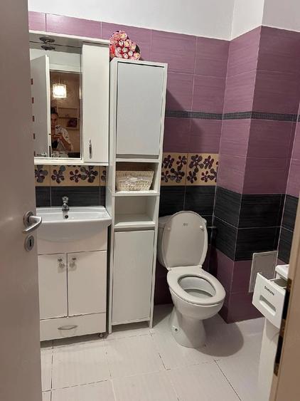 Apartament cu 3 camere decomandat în Florești