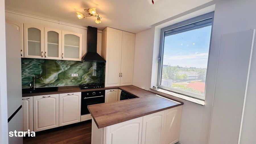 Apartament cu 3 camere semidecomandat, mobilat în Dămăroaia