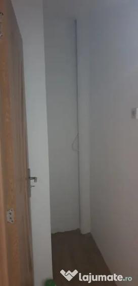 Apartament cu 2 camere decomandat în Tei