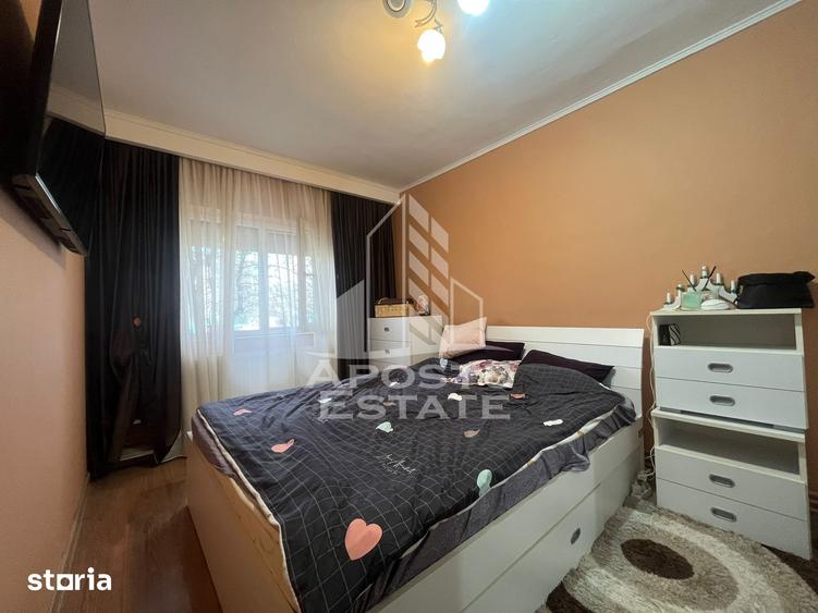 Apartament cu 3 camere decomandat în Confecții