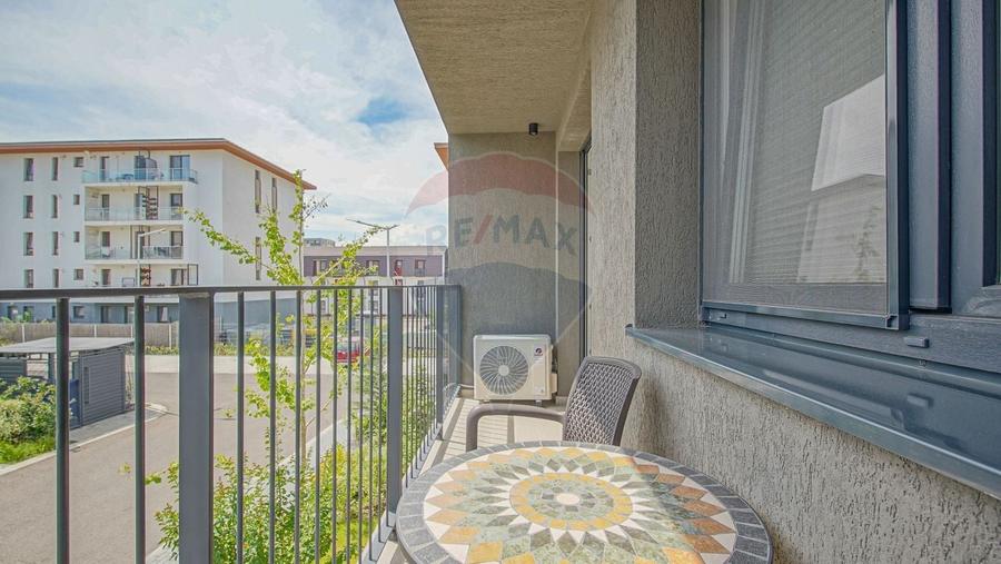 Apartament cu 2 camere semidecomandat, mobilat în Tractorul