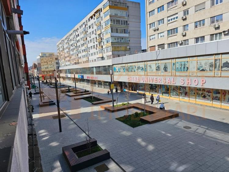 Apartament cu 2 camere decomandat, mobilat în Tomis Mall