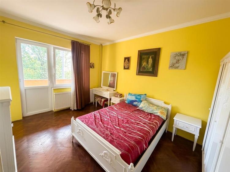 Apartament cu 4 camere decomandat în Cantemir