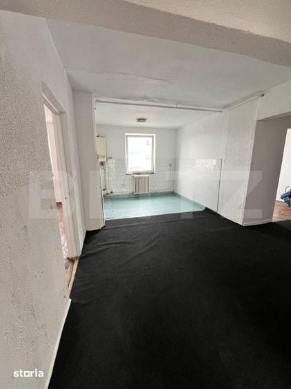 Apartament cu 4 camere decomandat în Central