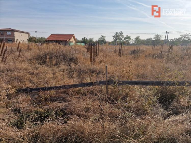 Teren Construcții intravilan de 922 mp, în Ianova