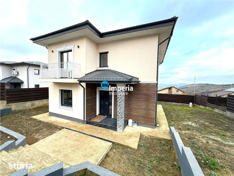 Casă cu 4 camere cu Teren 450 Mp în Valea Ursului