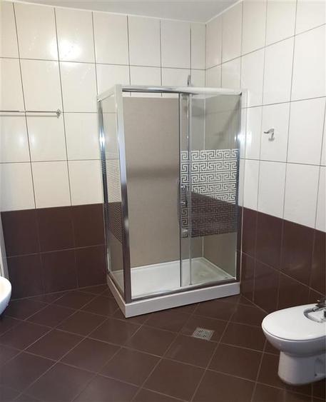 Casă individuală cu 6 camere cu Canalizare în Iancu Nicolae