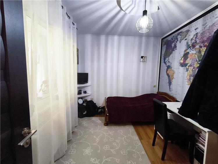 Casă individuală cu 4 camere cu Teren 430 Mp în Central