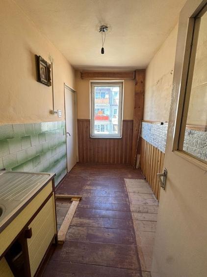 Apartament cu 2 camere nedecomandat în Câmpeni
