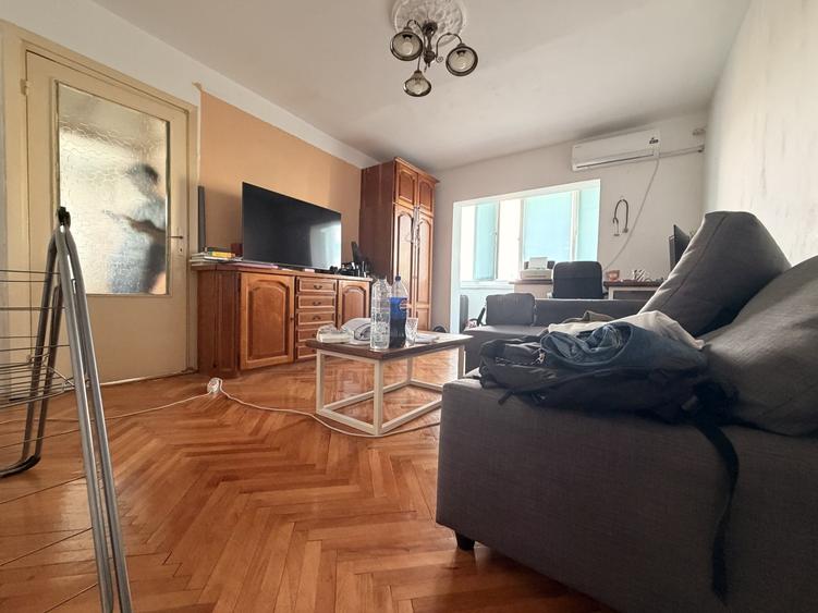 Apartament cu 2 camere semidecomandat, mobilat în Soarelui