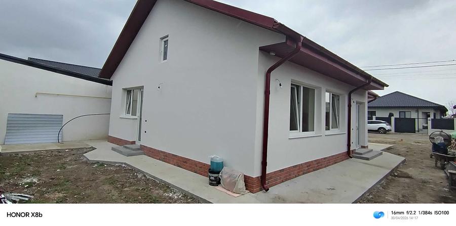 Casă cu 3 camere în Cazasu