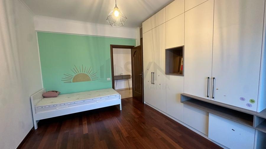 Apartament cu 3 camere semidecomandat, mobilat în Bucureștii Noi