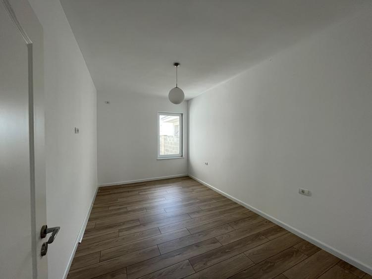 Duplex cu 3 camere cu Teren 390 Mp în Covaci