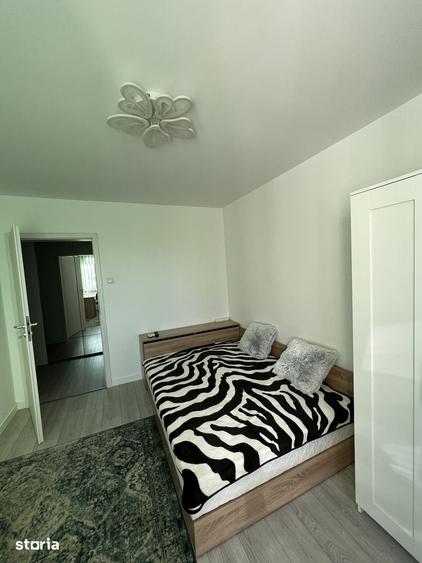 Apartament cu 3 camere decomandat în Tei