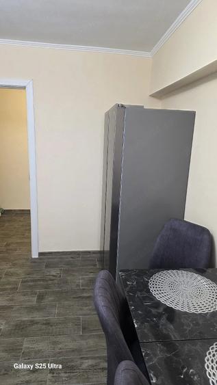 Apartament cu 3 camere decomandat în Horia