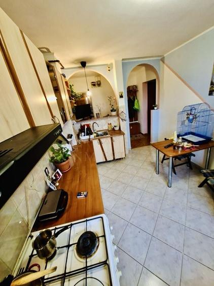 Apartament cu 3 camere decomandat, mobilat în Ozana