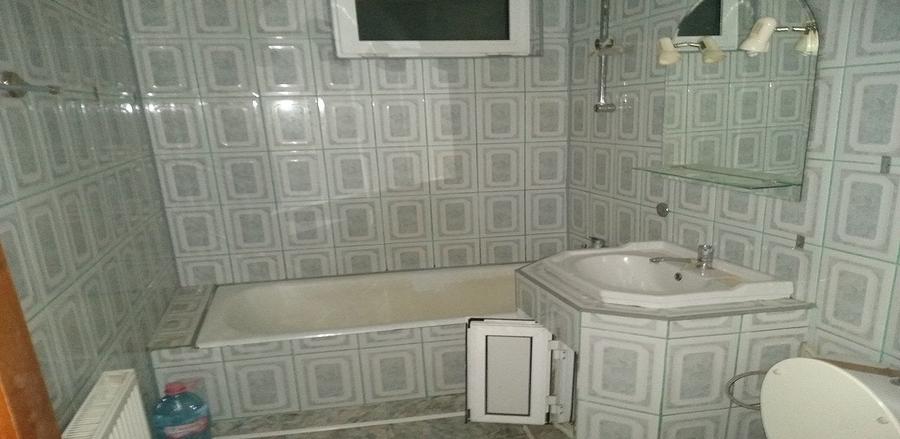 Apartament cu 3 camere în Târgu Neamț