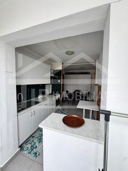 Apartament cu 3 camere decomandat, mobilat în Cornișa