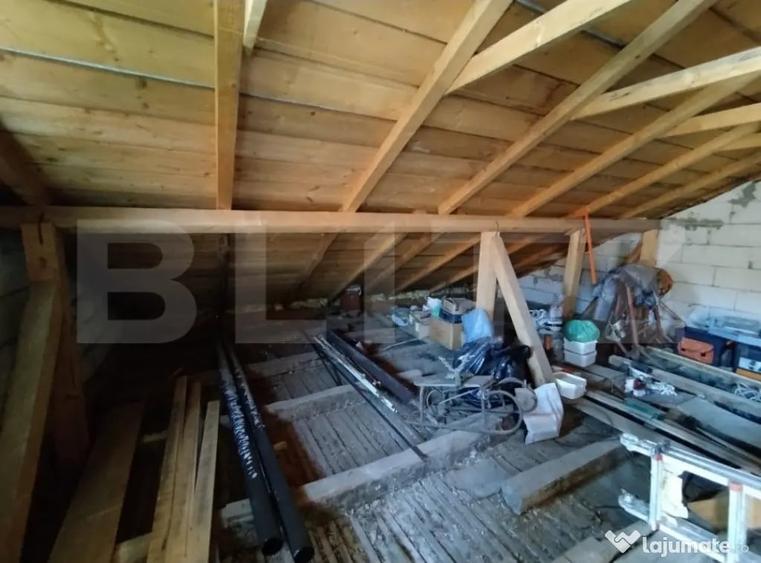 Casă cu 3 camere cu Teren 950 Mp în Șimnicu de Sus