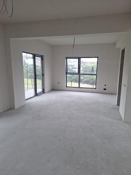 Duplex cu 4 camere cu Canalizare în Dezmir
